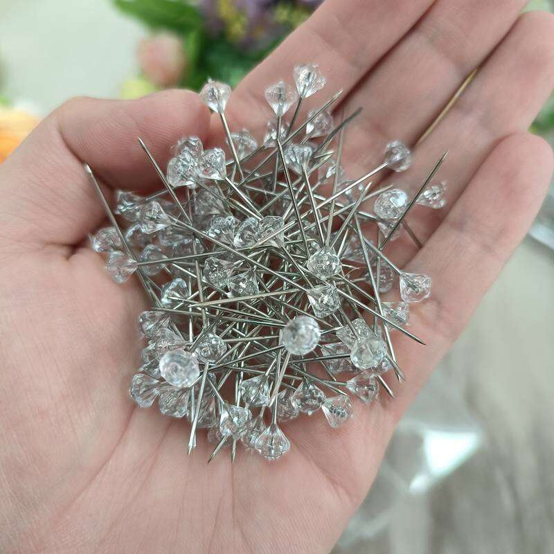 Diamond Pins Attires For Muslimah
