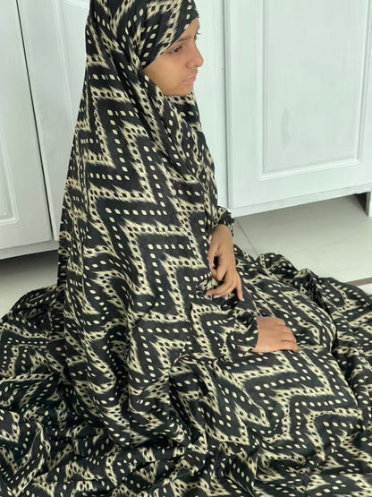 Full Coverage Namaz Chadar with Sleeves + Niqab (Pure Lawn)