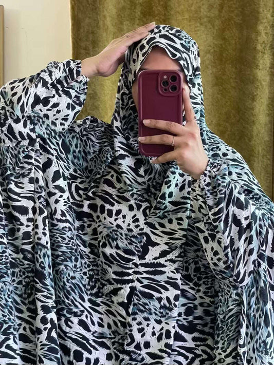 Full Coverage Namaz Chadar with Sleeves + Niqab (Linen) Attires For Muslimah