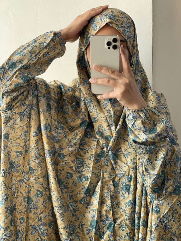 Full Coverage Namaz Chadar with Sleeves + Niqab (Mix Lawn ) Attires For Muslimah