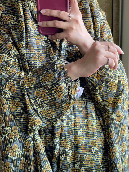 Full Coverage Namaz Chadar with Sleeves + Niqab (Mix Lawn) Attires For Muslimah