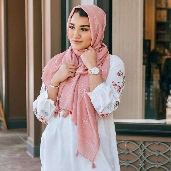 Grid line hijabs Attires For Muslimah